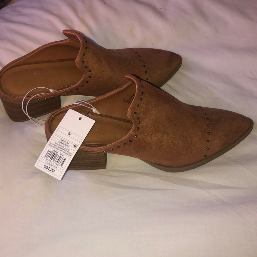 NWT size 8 1/2 mule heels. Brown suede material